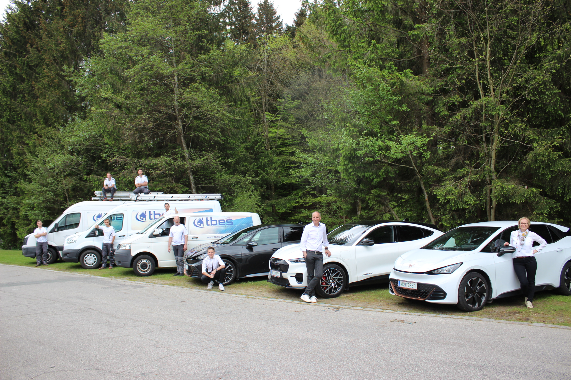 TBES Team und Fahrzeuge